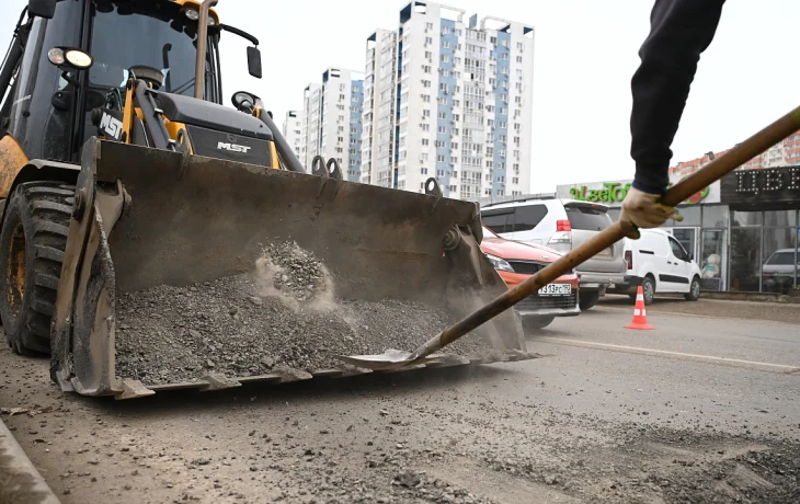 Ямочный ремонт в Краснодаре: отремонтировано 55 участков, готовятся ещё на 50 Ямочный ремонт в Краснодаре: отремонтировано 55 участков, готовятся ещё на 50