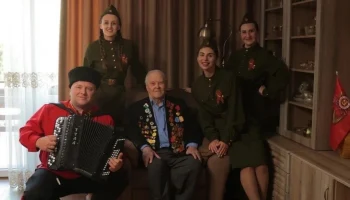 Глава Краснодара и председатель городской Думы поздравили ветерана Великой Отечественной войны с Днём Победы