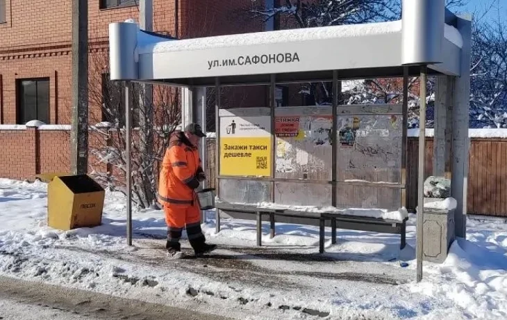 Краснодар: Коммунальные службы борются со снегом и гололедом Краснодар: Коммунальные службы борются со снегом и гололедом