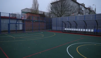 Новая спортивная площадка открыта в поселке Белозерном