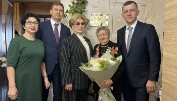 Евгений Наумов и Вера Галушко поздравили с 83-й годовщиной освобождения Краснодара 101-летнюю ветерана