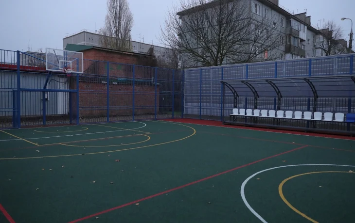 Новая спортивная площадка открыта в поселке Белозерном