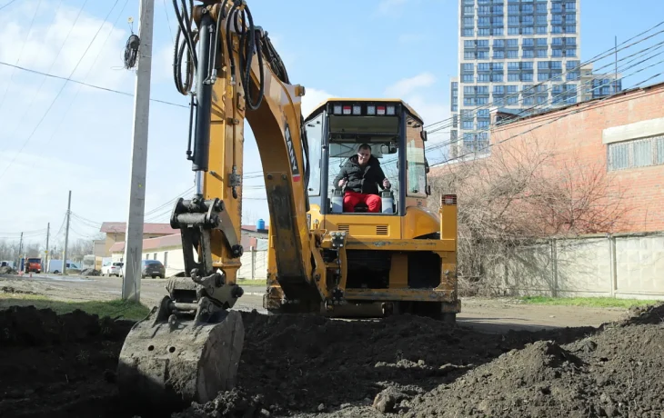 В Краснодаре начался ремонт 15 участков дорог в рамках краевой программы 2026 В Краснодаре начался ремонт 15 участков дорог в рамках краевой программы 2026