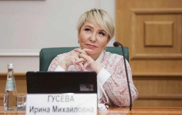Евгений Наумов поздравил с днём рождения сопредседателя ВАРМСУ Ирину Гусеву