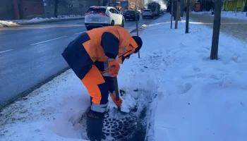 Краснодар готовится к таянию снега: очистка ливнеприёмников