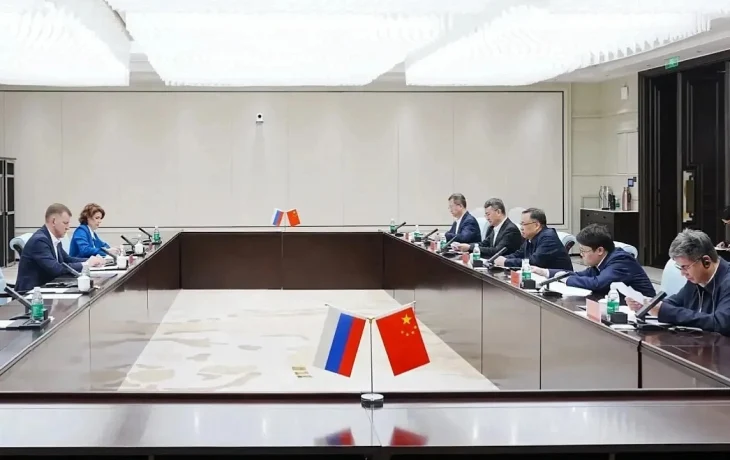 Евгений Наумов встретился с главой Харбина для укрепления побратимских связей Евгений Наумов встретился с главой Харбина для укрепления побратимских связей