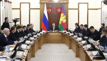 Краснодар борется со снегопадом: оперативный штаб и круглосуточная уборка