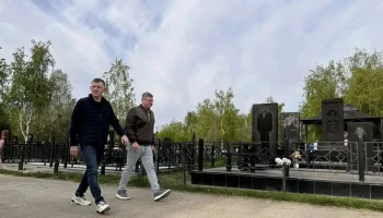 Евгений Наумов проверил санитарное состояние Молодёжного микрорайона и городских кладбищ