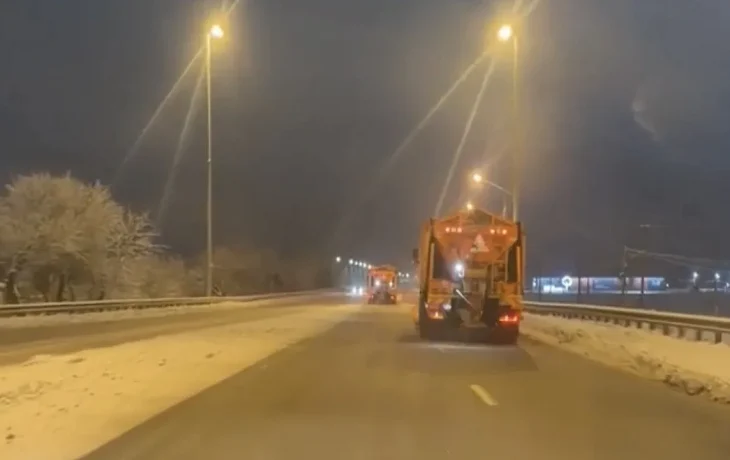 Краснодар готовится к новым снегопадам: очистка дорог и тротуаров Краснодар готовится к новым снегопадам: очистка дорог и тротуаров