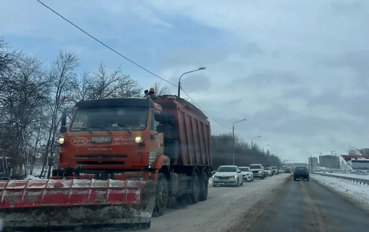 Краснодар утопает в снегу: городские службы работают в усиленном режиме Краснодар утопает в снегу: городские службы работают в усиленном режиме