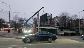 Незаконный светодиодный экран демонтирован в Краснодаре