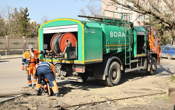 В краевом центре за два месяца прочистили 26,5 км ливневых сетей В краевом центре за два месяца прочистили 26,5 км ливневых сетей