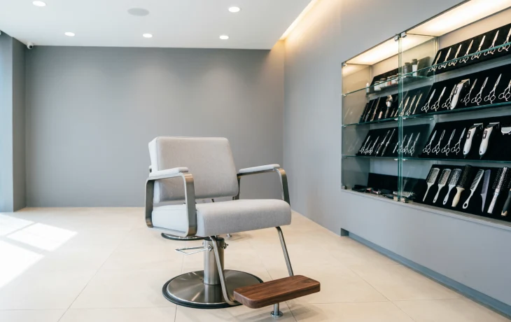 Где купить профессиональное оборудование для салонов красоты с сертификатами и стильным дизайном?