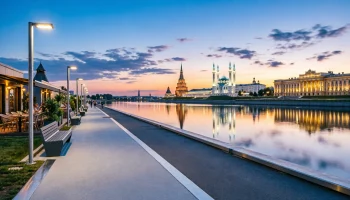 Кремлевская набережная Казани: 1,5 км вдоль Казанки Кремлевская набережная Казани: 1,5 км вдоль Казанки