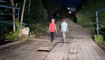 Жители требуют срочного ремонта моста на улице Пушкина