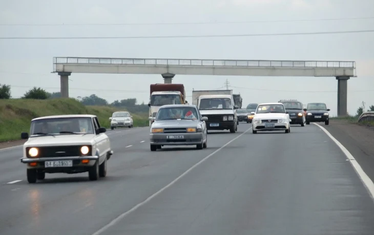 Приставы и ГИБДД арестовали машины должников