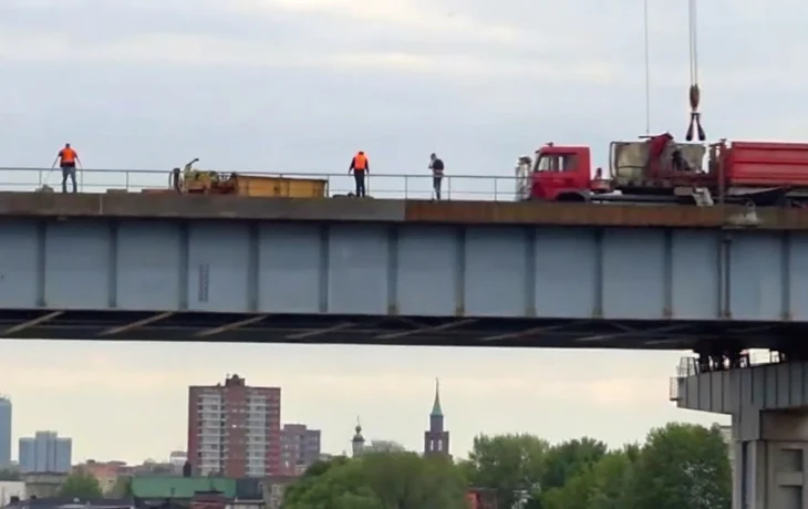 Ремонт Тургеневского моста осложняют скрытые дефекты