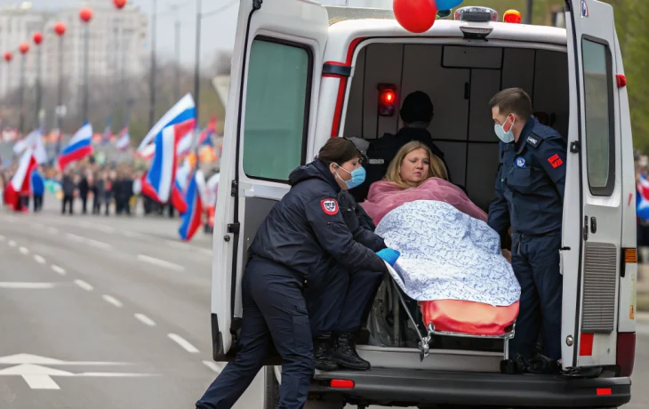 В Новороссийске сотрудники ДПС помогли роженице добраться до роддома в день Победы