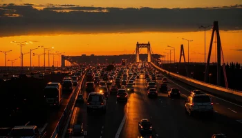 450 автомобилей скопилось в пробке перед Крымским мостом вечером 26 октября