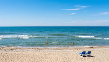 Вода у берегов Ейска в Азовском море прогрелась до +20 &deg;C