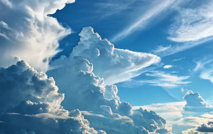 Азорский антициклон принесет в Крым теплую и ясную погоду