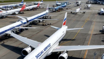 Массовые задержки рейсов парализовали аэропорт Сочи утром