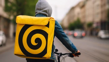 В Краснодарском крае мигрантам запретили работать курьерами