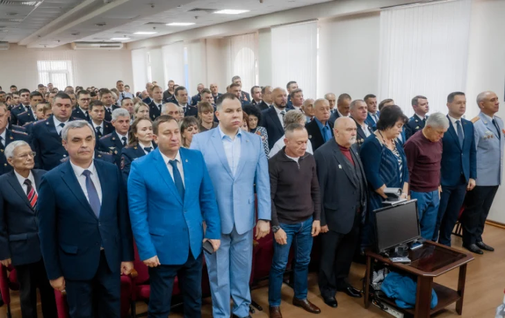 Евгений Наумов поздравил сотрудников полиции Краснодара с профессиональным праздником