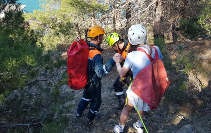 Спасатели нашли заблудившихся в сочинских горах туристок менее чем за час