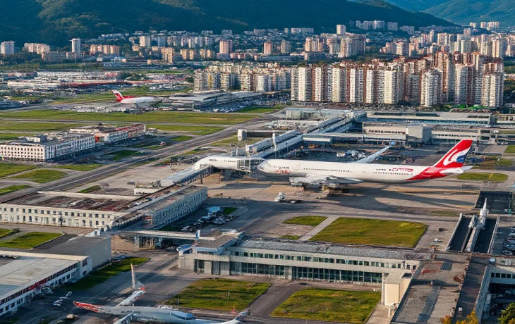 В аэропорту Сочи наблюдаются задержки рейсов после ночного закрытия из-за атаки дронов