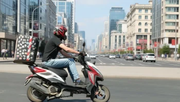 Краснодарский край в топ-5 по спросу на курьеров: зарплаты в отрасли стремительно растут