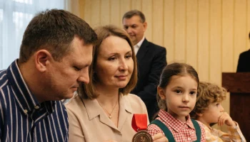Семья из Кореновска удостоена краевой медали &laquo;Родительская доблесть&raquo;