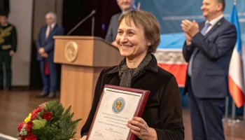 Активистку Людмилу Стригунову отметили наградой за вклад в общественную жизнь Лабинского района