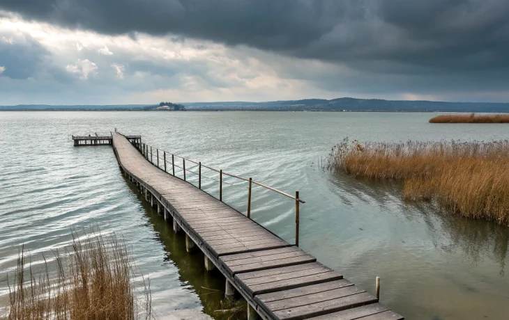 Причал унесло ветром в Ейске на середину лимана Причал унесло ветром в Ейске на середину лимана