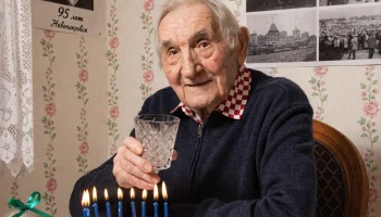 В Новопокровске 95-летний юбилей отметил ветеран фотожурналистики Василий Глушко