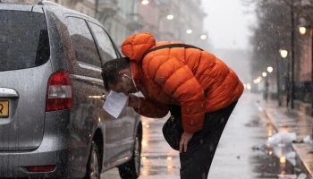 Житель Крыловской погасил долг по алиментам, чтобы не лишиться микроавтобуса
