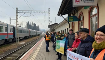 В Гулькевичах Деды Морозы встретили санитарный поезд