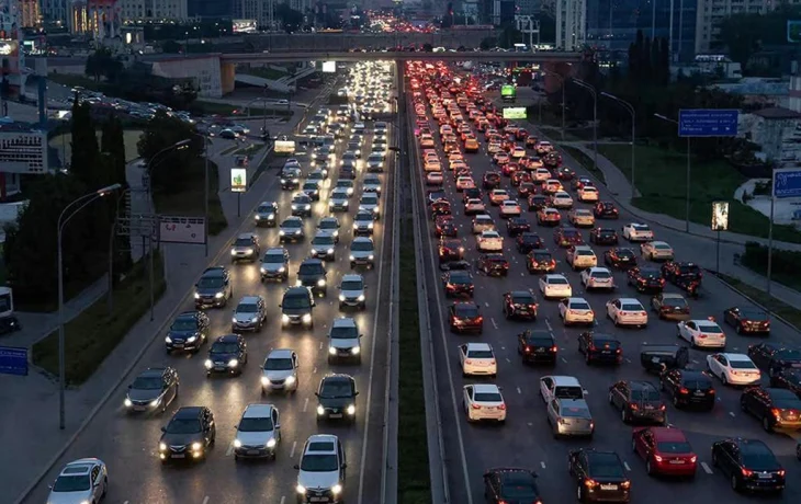 В Краснодаре вечер пятницы отметился крупными пробками