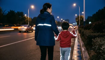 Юные сочинцы осваивают создание фликеров на мастер-классах Госавтоинспекции