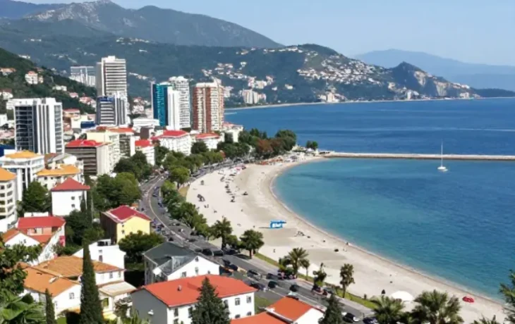 Аренда домов в Сочи выросла до 9 тыс. рублей в сутки при разбросе цен до 500 тыс. Аренда домов в Сочи выросла до 9 тыс. рублей в сутки при разбросе цен до 500 тыс.