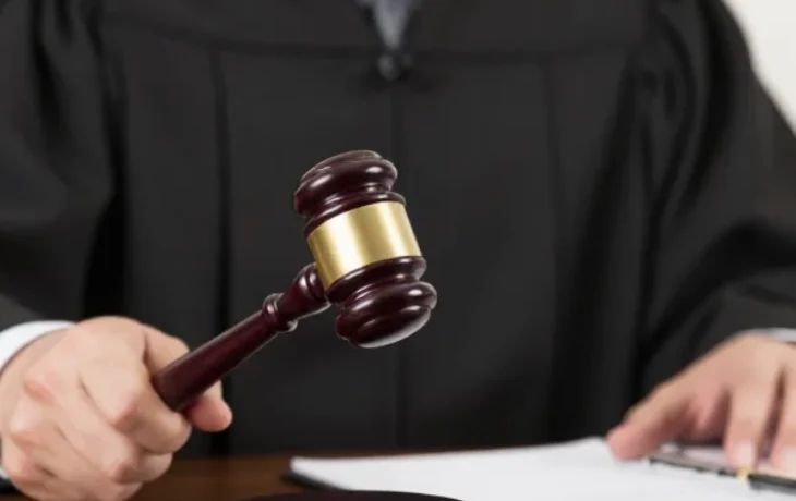 Суд арестовал имущество семьи вице-губернатора Коробки после его неявки Суд арестовал имущество семьи вице-губернатора Коробки после его неявки